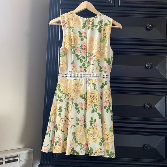 Floral Dress - Picture 7 of 8